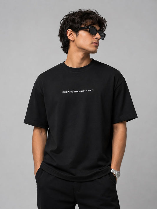 🖤 Escape The Ordinary – Oversized T-Shirt